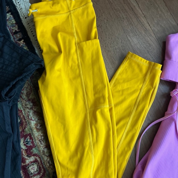 Fabletics bundle - Picture 3 of 5